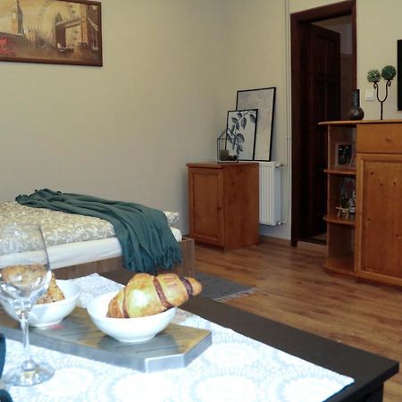 Palma Apartmanok Szallashely Szazhalombatta 6A Exteriör bild