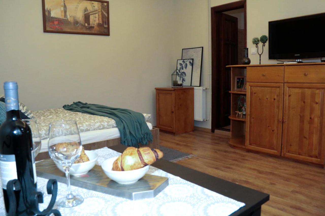 Palma Apartmanok Szallashely Szazhalombatta 6A Exteriör bild