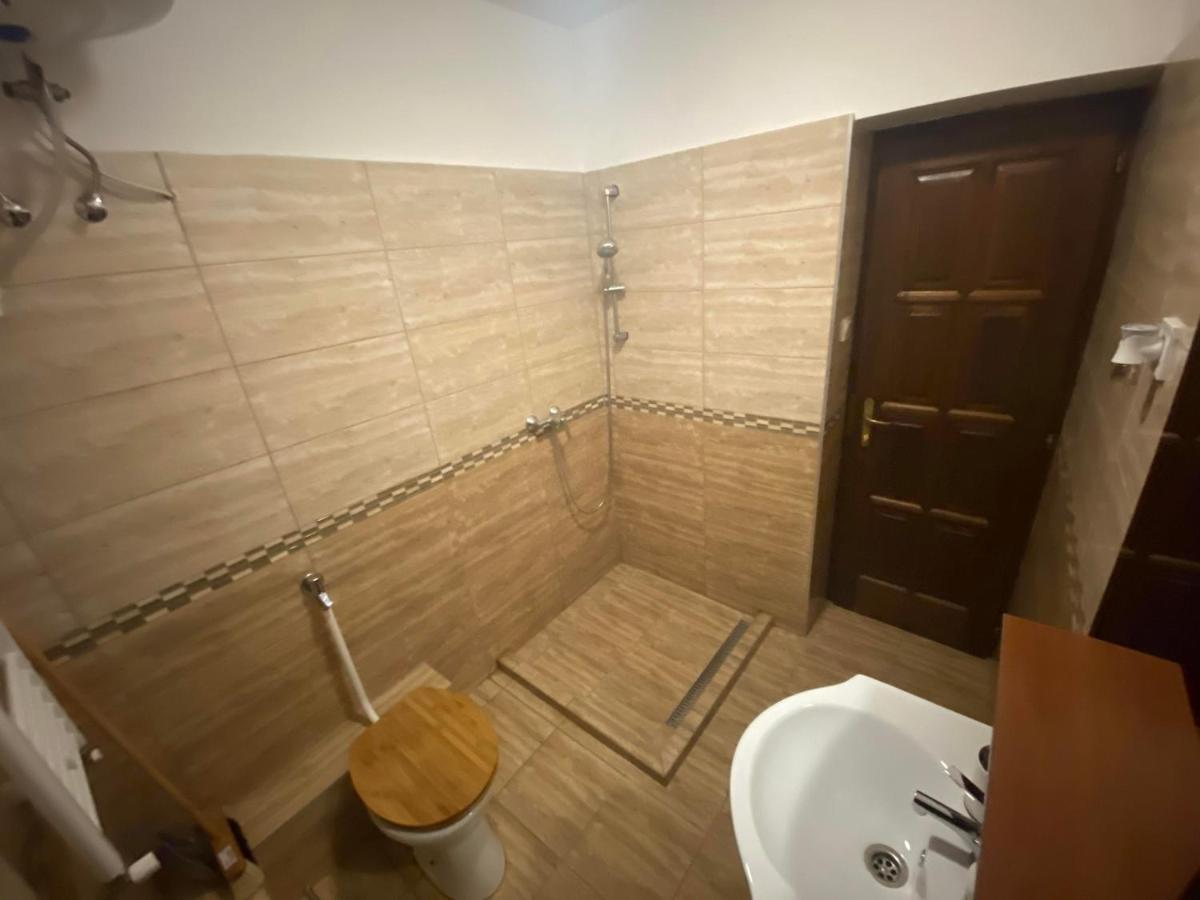 Palma Apartmanok Szallashely Szazhalombatta 6A Exteriör bild