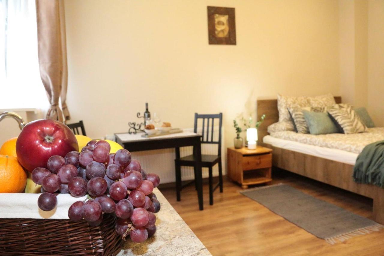 Palma Apartmanok Szallashely Szazhalombatta 6A Exteriör bild